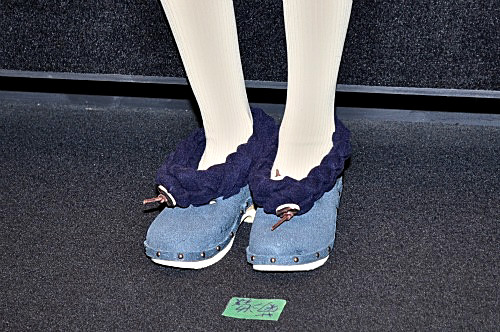 ミニシアターに行こう ミニシアターに行こう 菊池亜希子さんの手は 読書と相性ぴったり 森崎書店の日々 初日舞台挨拶